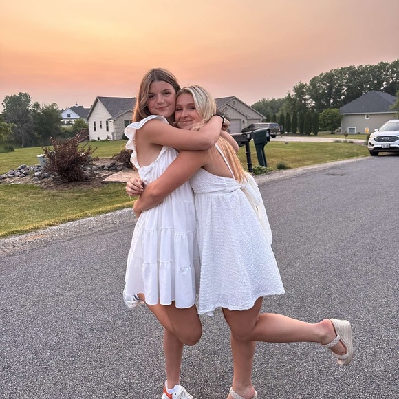 Mia Lemkuil - Poshmark Profile Picture of Mia Lemkuil (@mlem3) on Poshmark