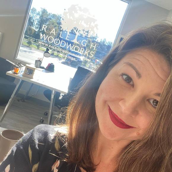 Profile Picture of Corrine Lombardo (@corriland) on Poshmark
