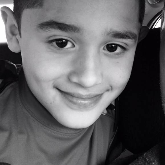 Profile Picture of Richard Cardona (@rc1371rc) on Poshmark