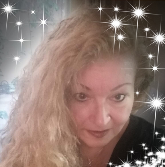 Profile Picture of Linda Battle (@lindabattle2006) on Poshmark