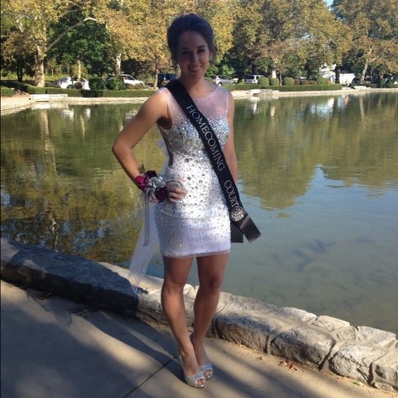 Profile Picture of Emmaleigh Nally (@emmaleighnally) on Poshmark