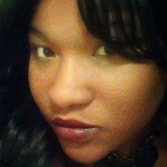 Profile Picture of Somayas Alibi (@somayaalibi) on Poshmark