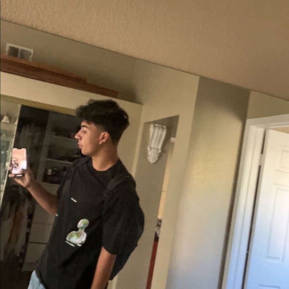 Profile Picture of Alex Espinoza (@alexespinoza128) on Poshmark