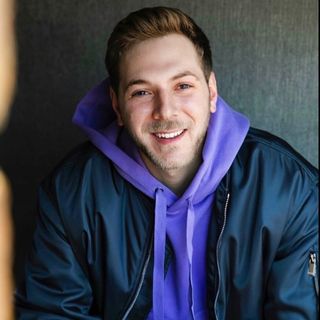 Profile Picture of Jonathan Mark (@jonathanmarkmedium) on Instagram