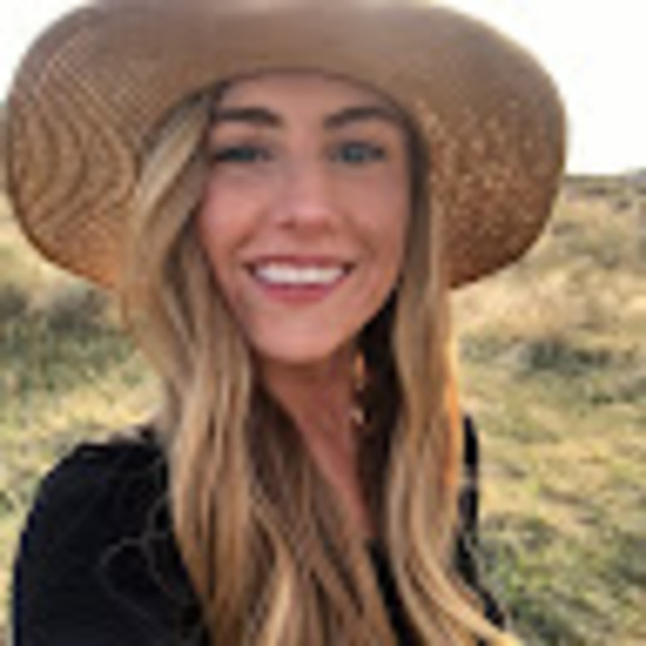 Courtney Vandemerwe - Poshmark Profile Picture of Courtney Vandemerwe (@courtneyzemil) on Poshmark