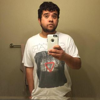 Profile Picture of Robert Albarez (@robert.albarez.7) on Facebook