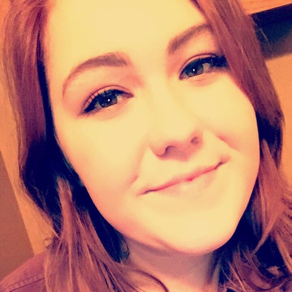 Profile Picture of Kayla Murin (@kayla9825) on Poshmark