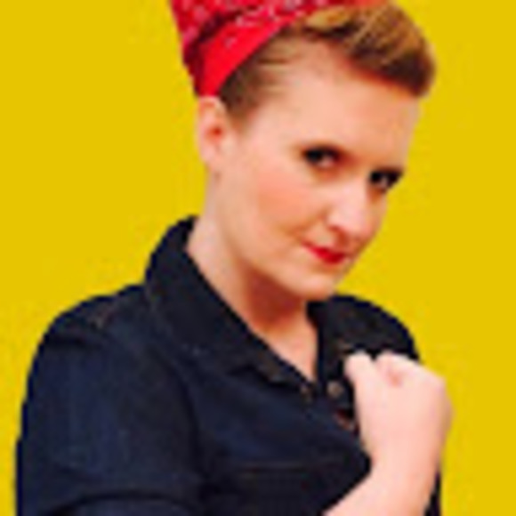 Profile Picture of Sally Pearson (@sallypearson424) on Poshmark