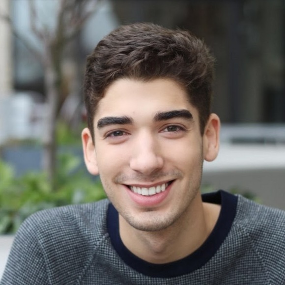 Profile Picture of Daniel Frizzell (@dmfrizzell) on Poshmark