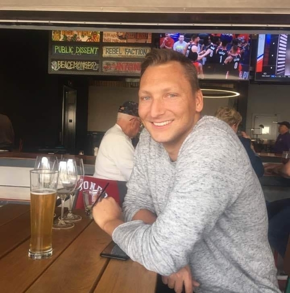 Profile Picture of Jason Simonek (@jsimonek) on Poshmark
