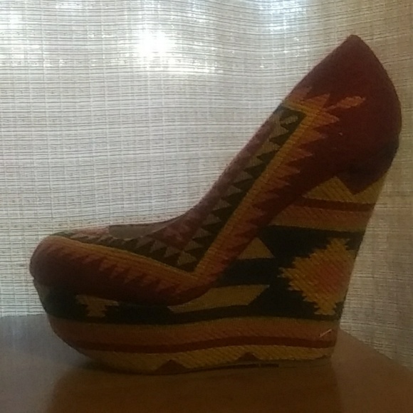 Janine Kramer - Poshmark Profile Picture of Janine Kramer (@fun_fashion308) on Poshmark