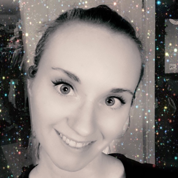 Profile Picture of Whitney Strange (@whitney1107) on Poshmark