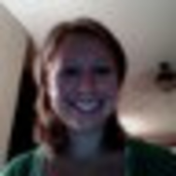 Profile Picture of Natalia Beley (@natbeley) on Poshmark