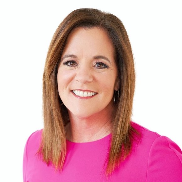 Profile Picture of Christina Daves (@christina_daves) on Poshmark