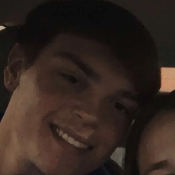 Profile Picture of Hunter Ahlfeld (@hunterahlfeld) on Poshmark