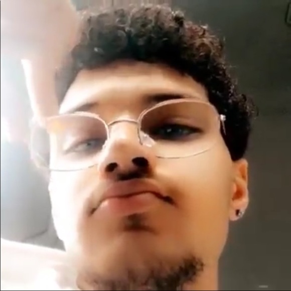 Profile Picture of Mika Blaskowski (@mikaanthony22) on Poshmark