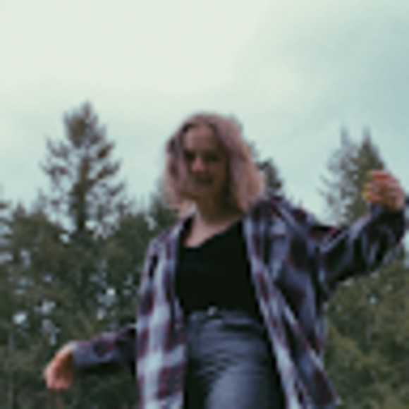 Profile Picture of Julia Napoli (@jenapoli) on Poshmark