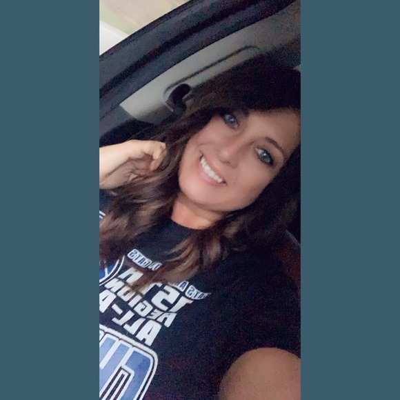 Profile Picture of Misty Belcher (@mdawn28) on Poshmark