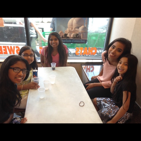 Profile Picture of Su Mark (@suscloths) on Poshmark