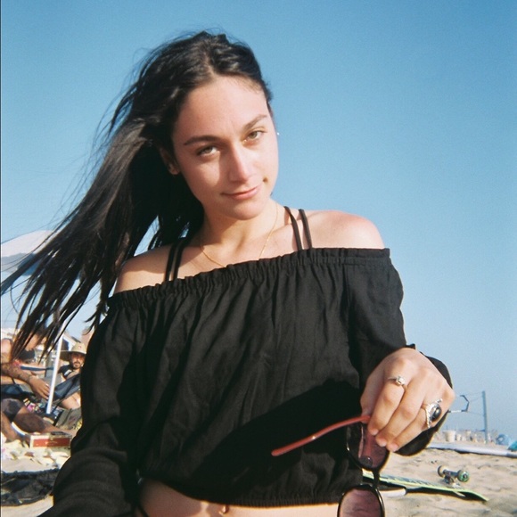 Profile Picture of Jordyn Lonsway (@jolonsway) on Poshmark