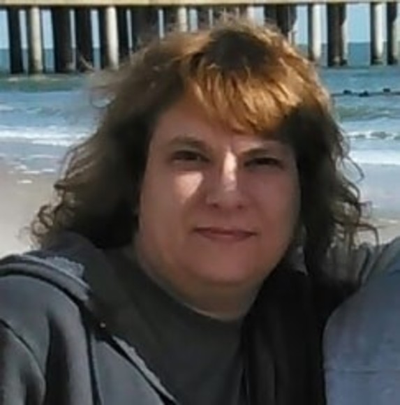 Profile Picture of Michele Shelly (@shellizline) on Poshmark
