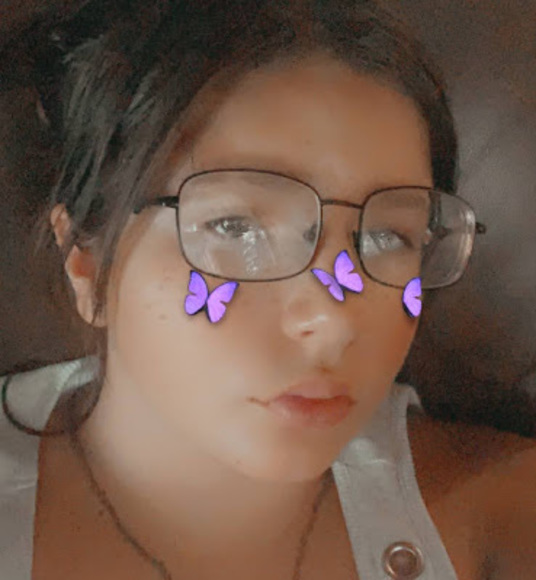 Profile Picture of Alina Alemar (@alinamima1228) on Poshmark