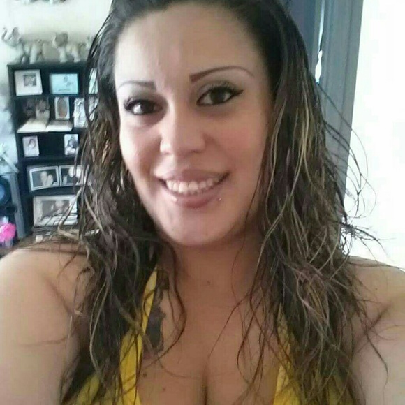 Profile Picture of Erika Carrillo (@lovelygiggles29) on Poshmark