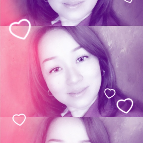 Profile Picture of Listiana Wibisono (@listiana1981) on Poshmark