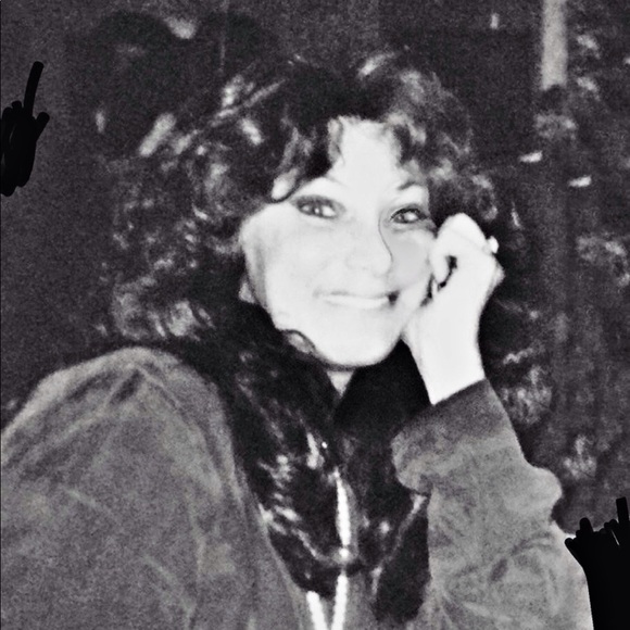 Profile Picture of Maureen Block (@theresasfire) on Poshmark