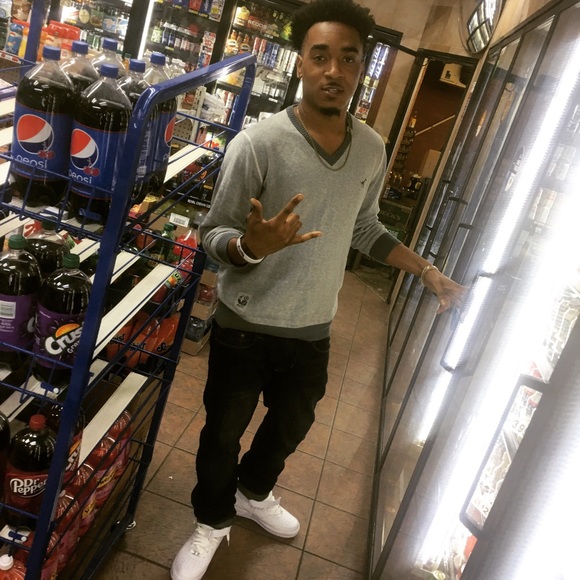 Profile Picture of Marcus Welch (@marcuswe143) on Poshmark