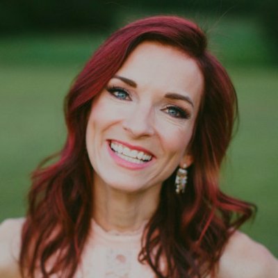 Profile Picture of Julia Burnett (@juliaburnett) on Twitter