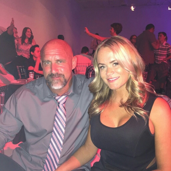 Profile Picture of Stephani Bradshaw (@stephanianne37) on Poshmark