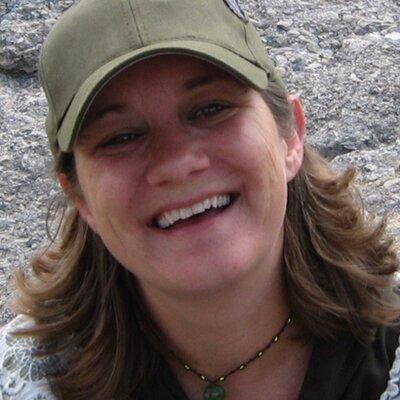 Profile Picture of Rhonda Gomez (@UrbanBirderST) on Twitter