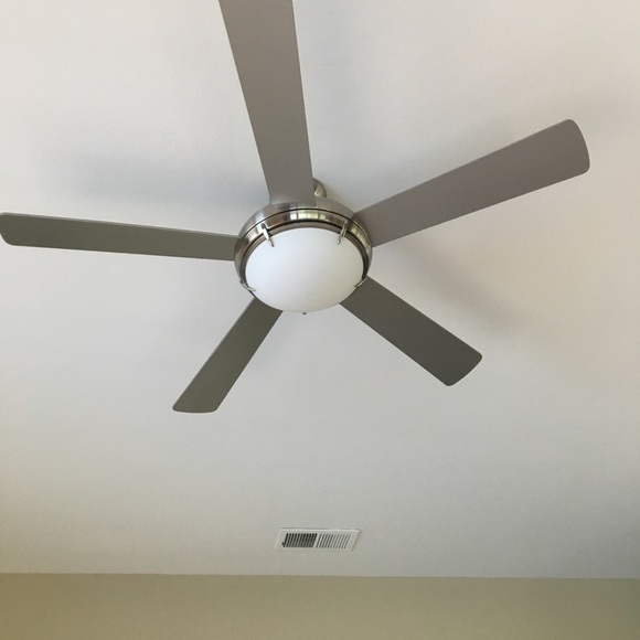 Profile Picture of Julie Roberts (@livrhys12) on Poshmark