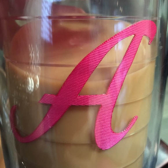 Profile Picture of A Martin (@sewyn2000) on Poshmark