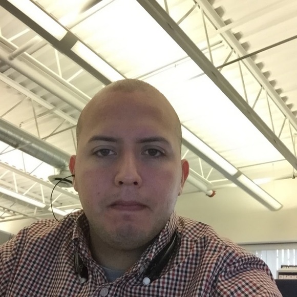 Profile Picture of Daniel Arias (@danielarias428) on Poshmark