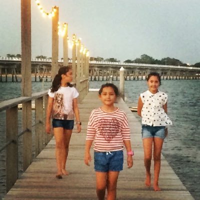 Profile Picture of Andrea Chung (@andreachung72) on Twitter