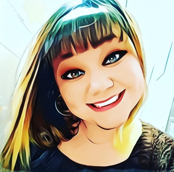 Profile Picture of Kimberly Rutkowski (@froggbabe) on Poshmark