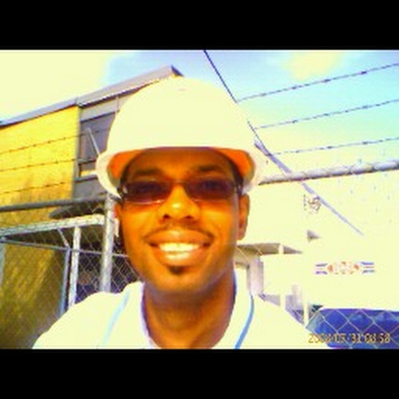 Profile Picture of Eddie Fowler (@eddiefowler569) on Poshmark
