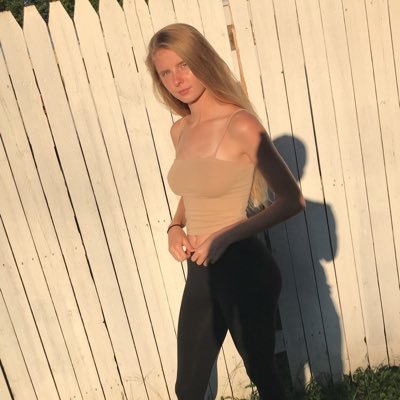 Profile Picture of Allie Lawson (@Alllienicole18) on Twitter