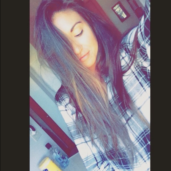 Profile Picture of Mya Toczko (@myatoczko) on Poshmark