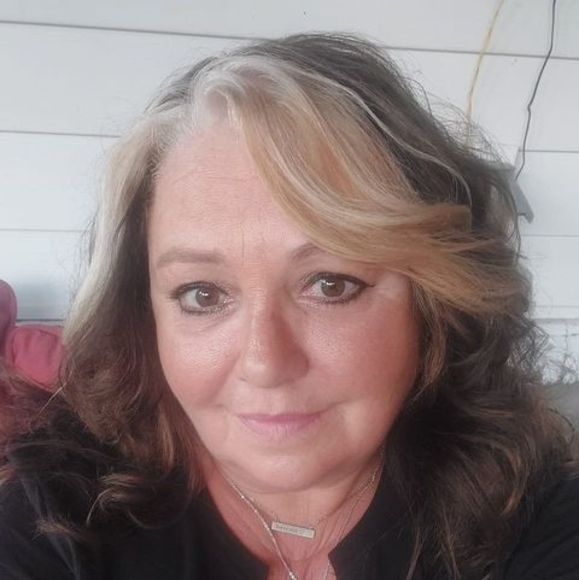 Profile Picture of Dawn Whitlock (@dawnwycoff) on Poshmark