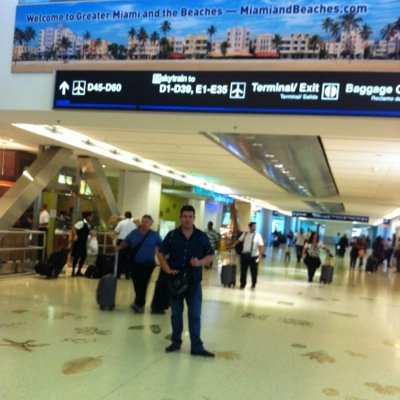 Profile Picture of Alexander Quintero (@alexander82082) on Twitter