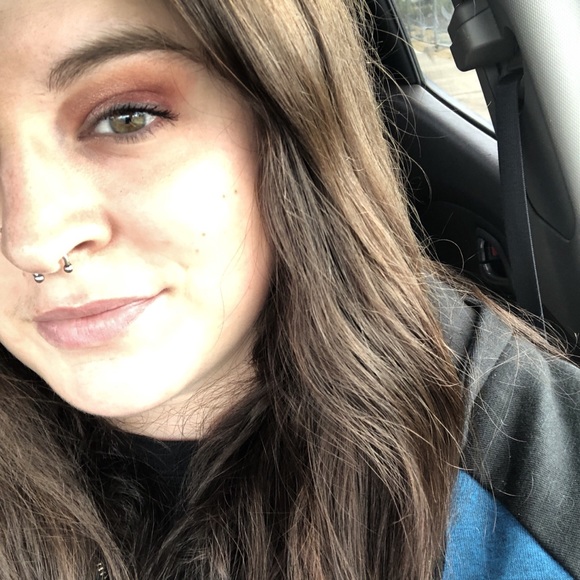 Profile Picture of Brittney Moorehead (@britters_0823) on Poshmark