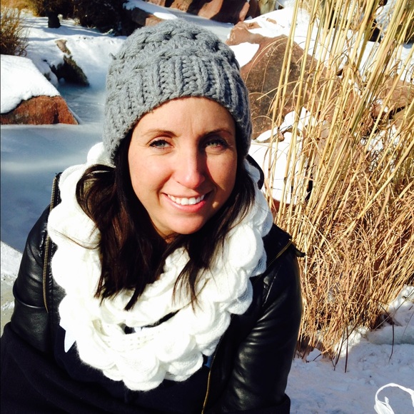 Profile Picture of Mandy Hobbs (@mandy91313) on Poshmark