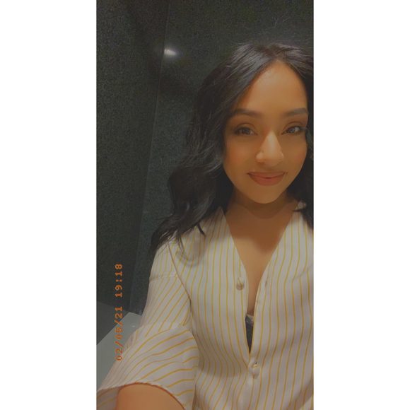 Profile Picture of Destiny Akerstrom (@des_kokoxo) on Poshmark