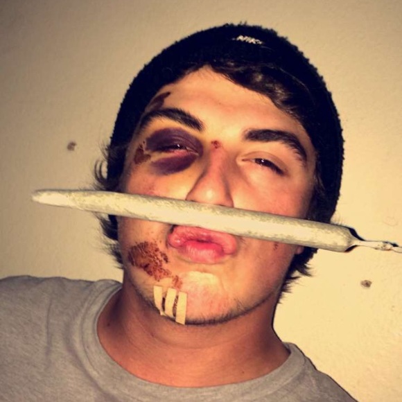 Profile Picture of Dyl Orue (@dylscool) on Poshmark