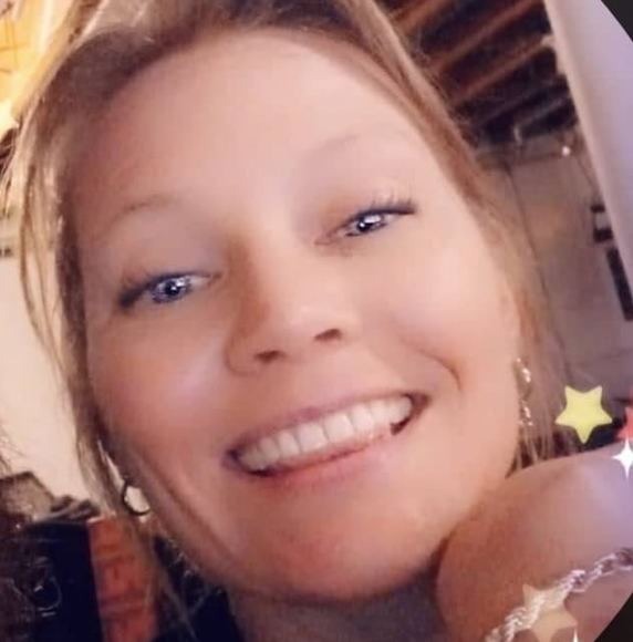 Profile Picture of Allison Grelle (@formaldahyd) on Poshmark