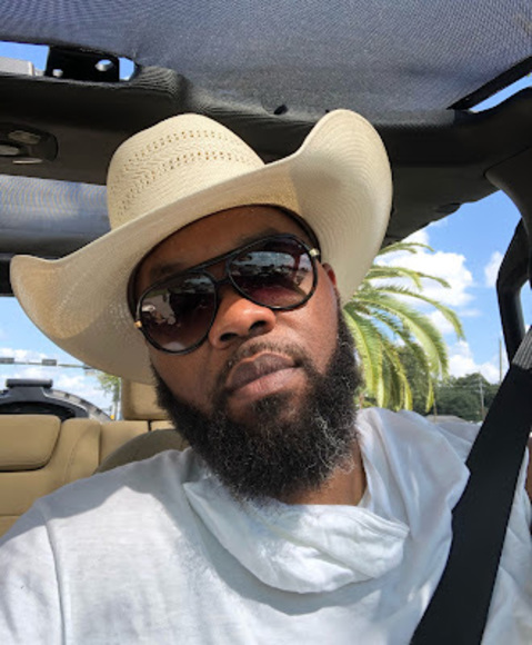 Profile Picture of Howard Chatman (@howardchatman) on Poshmark