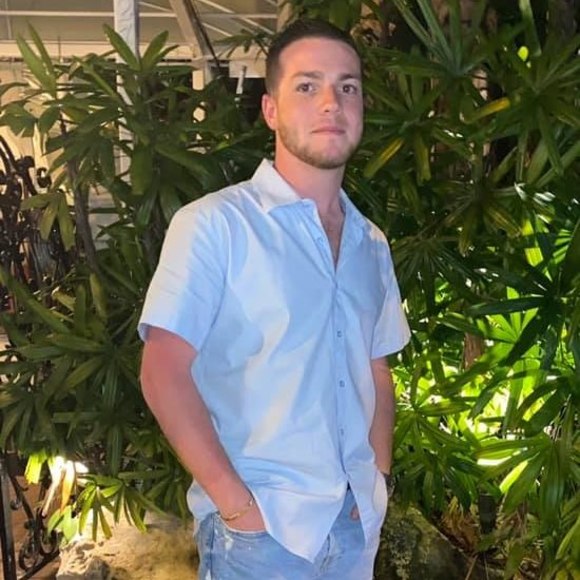 Profile Picture of Andrew Sorkin (@andrewsorkin) on Poshmark